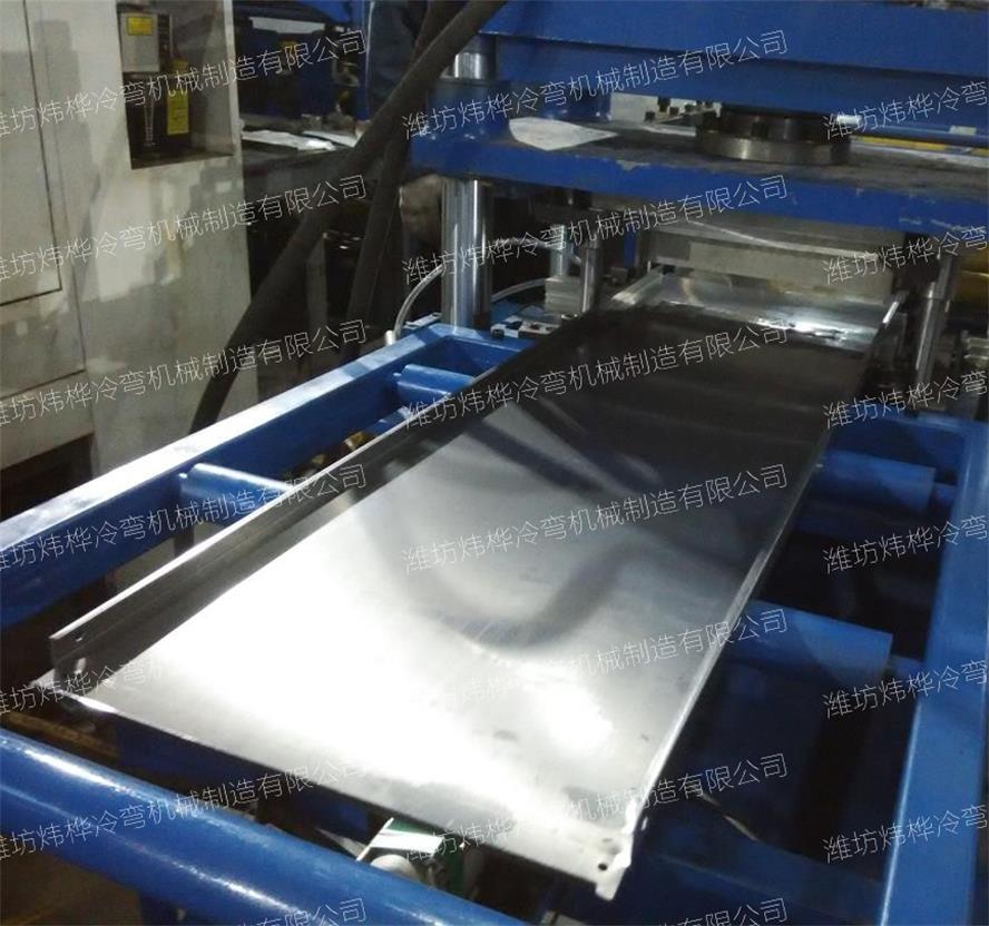 電表箱成型機生產(chǎn)線 電表箱成型機生產(chǎn)線