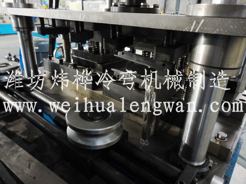 冷彎成型機(jī)液壓站工作原理 冷彎成型機(jī)液壓站工作原理