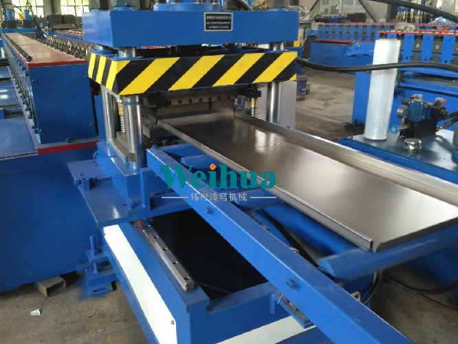 非標定制貨架層板生產(chǎn)設備 IMG_20170522_085144.jpg