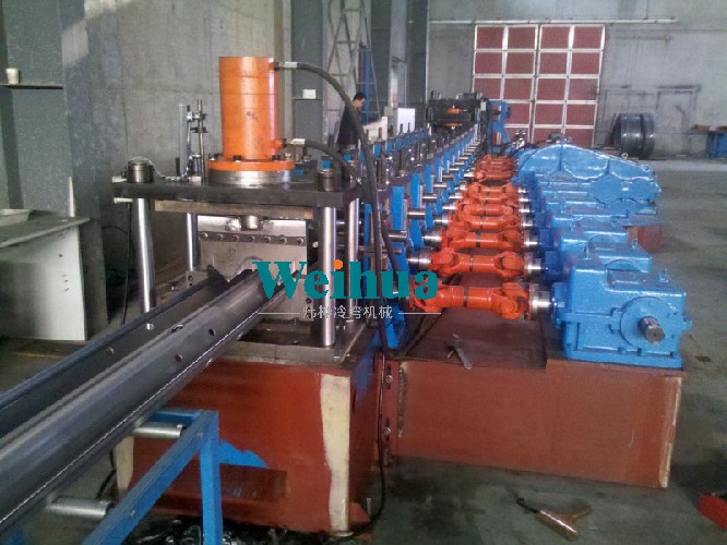 公路護欄板防護欄生產線